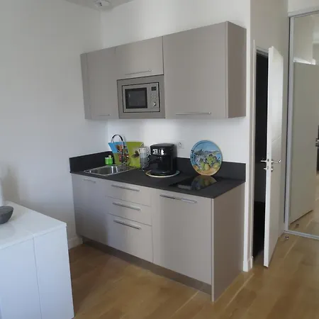 Apartments Gounod Niza