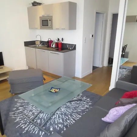 Apartamento Apartments Gounod Niza
